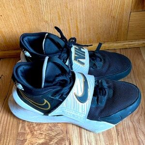Nike Future Court 3 GS Black White Gold CT2866-006 size 6 boy’s Sneakers shoes
